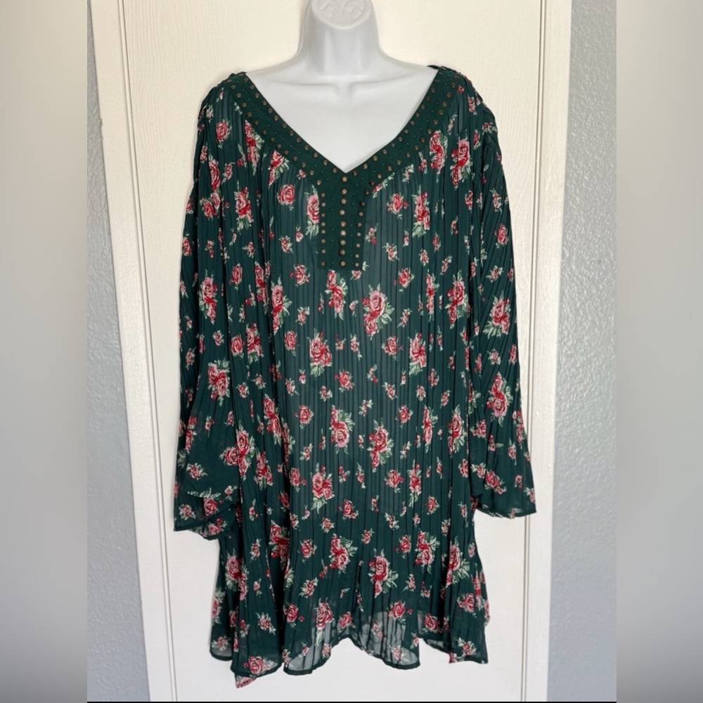 Woman Within Green Floral Pleated Top